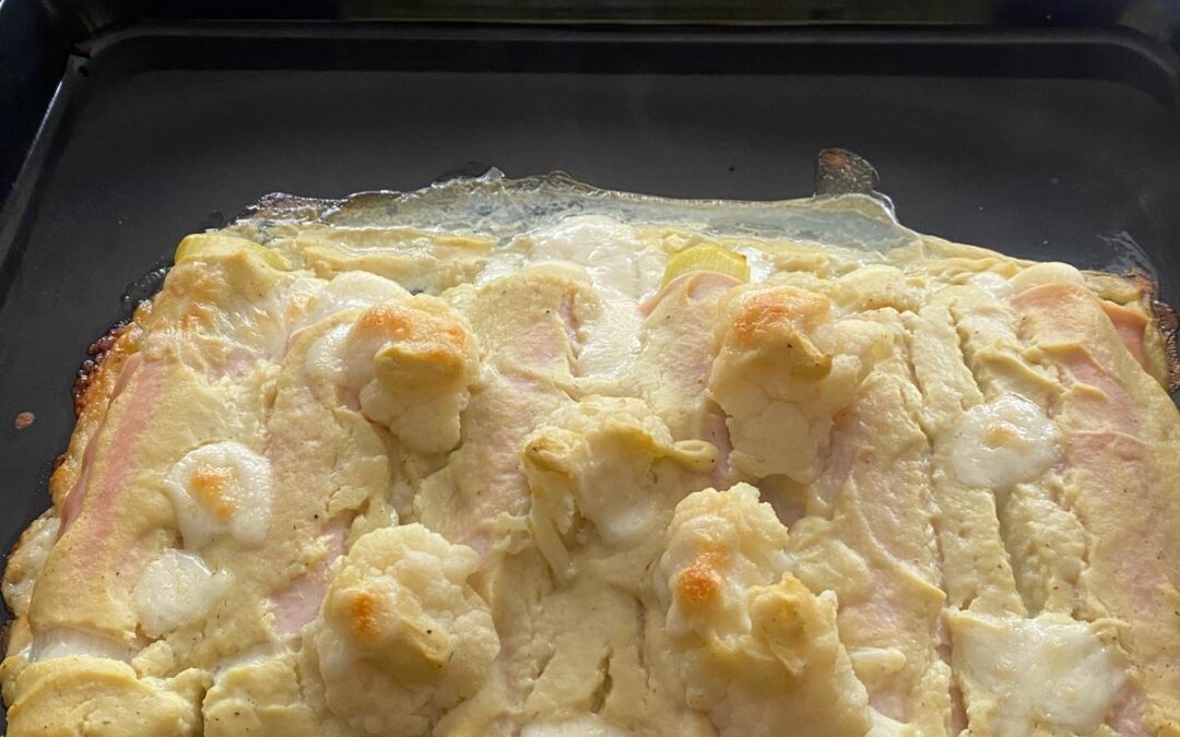 Puerros gratinados con bechamel de coliflor