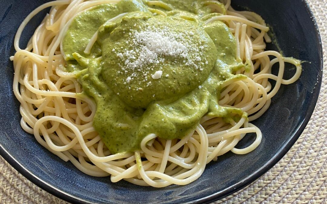 Espaguetis con pesto de calabacines