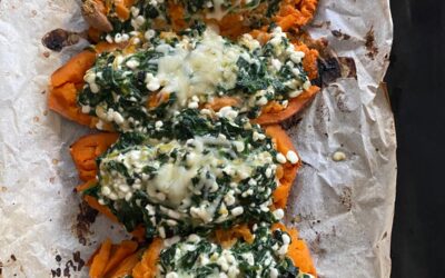 Batatas rellenas de espinacas con queso