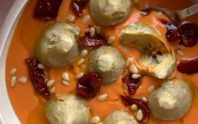 Salmorejo con alcachofas